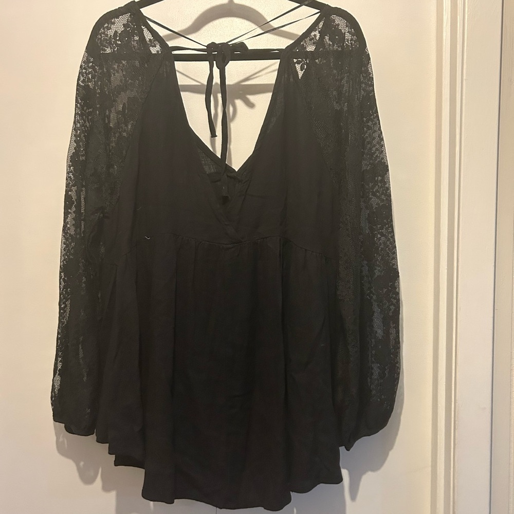 Umgee Elegant Black Lace Blouse
